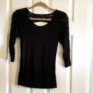 3/4 length sleeve tee with lace arms and upper bac